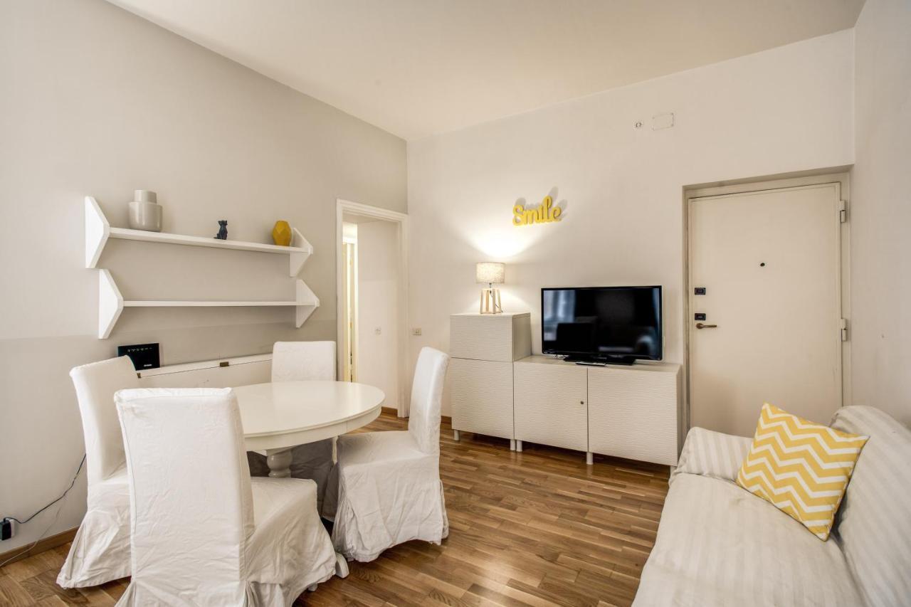 Family Room In Via Del Corso Central Roma Exterior foto